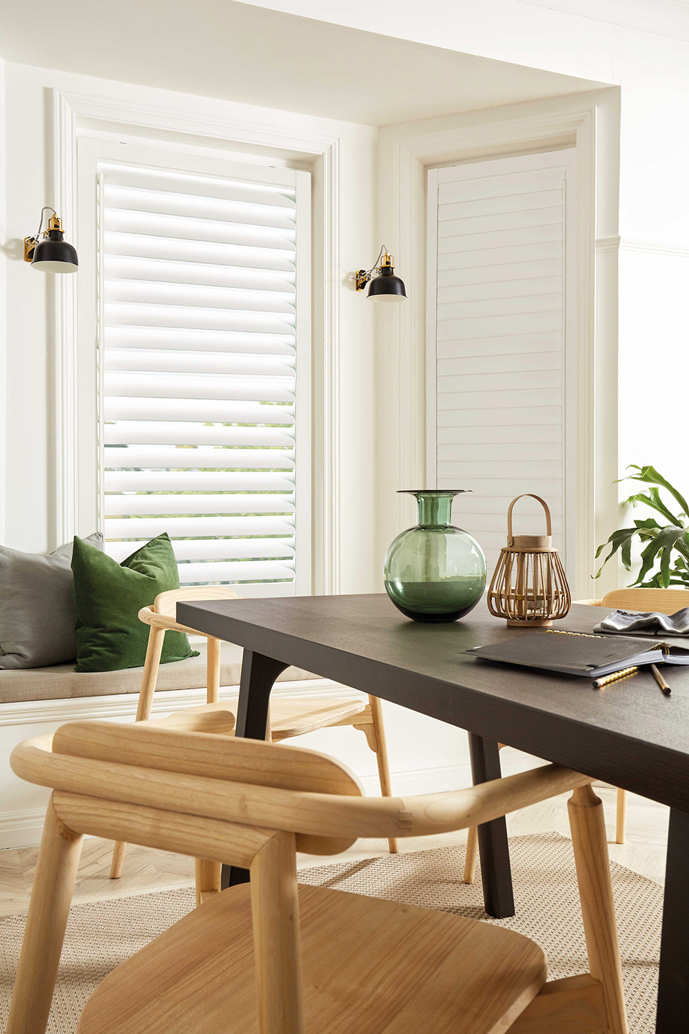 LL_2023_Perfect_Fit_Shutters_Lite_Cotton_White_Dine_Web